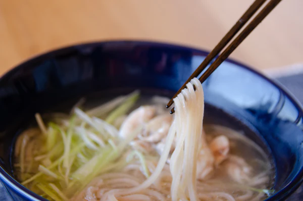 柚子胡椒香る 鶏塩ラーメン｜スーパー麺を使った簡単料理