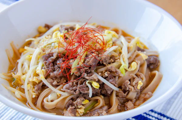 ユッケジャンスープ麺/スーパー麺を使った簡単料理