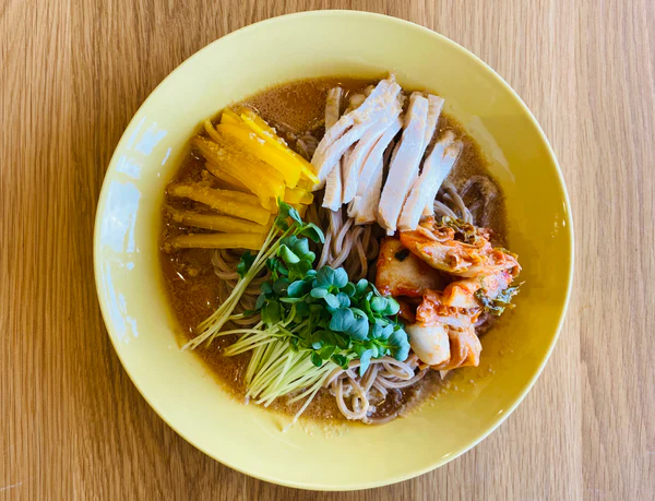 ゴマだれ冷やし中華 ／ グルテンフリーパスタで作る簡単レシピ 玄米麺 スーパー麺